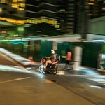 Gece Moto Kurye Hizmeti: 7/24 Teslimat Garantisi